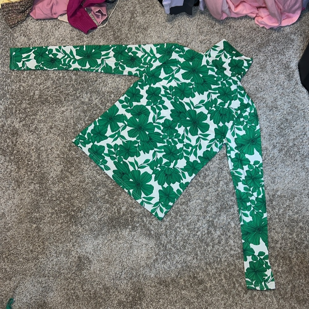 NWOT J.Crew Matte Jersey Turtleneck Kelly Green Botanical Print Size Medium - Picture 5 of 10